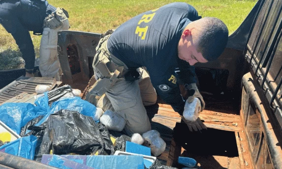 POLICIAL: Em menos de cinco horas, PRF em Santa Terezinha de Itaipu (PR) realiza quatro apreensões de produtos importados ilegalmente.