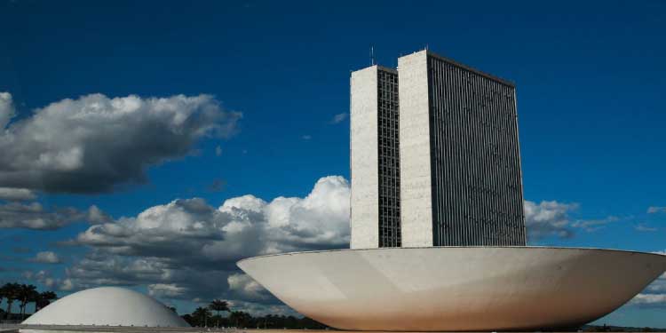 POLÍTICA: Câmara aprova PL que amplia medidas protetivas para crianças.