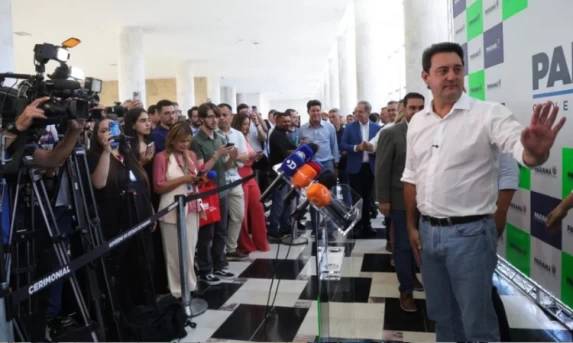 Política: Ratinho Junior Admite Disputa pela Presidência, Critica “Brigas Políticas” e Foca em Resultados para a População