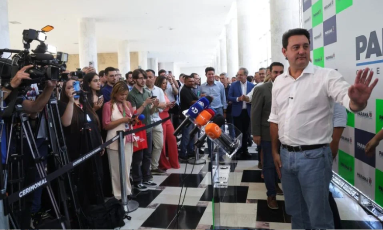 Política: Ratinho Junior Admite Disputa pela Presidência, Critica “Brigas Políticas” e Foca em Resultados para a População