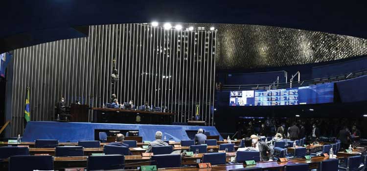 POLÍTICA: Senado aprova Sistema Nacional de Educação