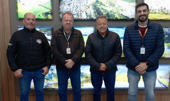 Prefeito de Guaraniaçu recebe representantes da Copel para tratar de melhorias no fornecimento de energia.