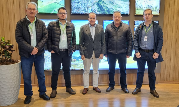 Presidente da Cooperativa Lar participa de encontro com produtores rurais em Guaraniaçu