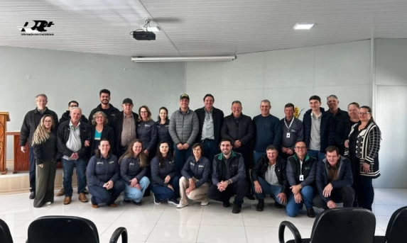 Presidente da FAEP visita Sindicato Rural de Guaraniaçu e reforça importância da união no agronegócio