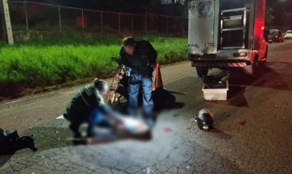 Prestes a ser pai, João Mário de Oliveira, de 25 anos, é a vítima fatal da colisão entre motos.
