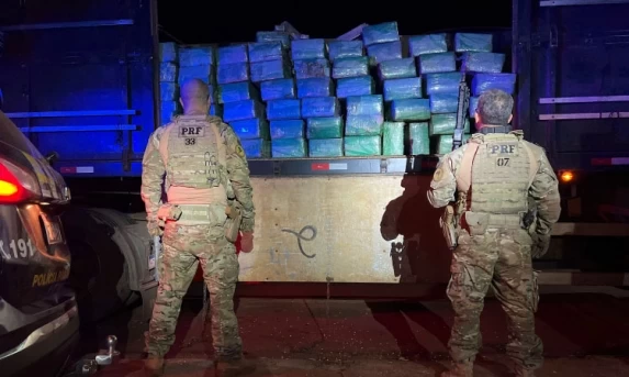PRF apreende 1,5 tonelada de maconha em Assis Chateaubriand.