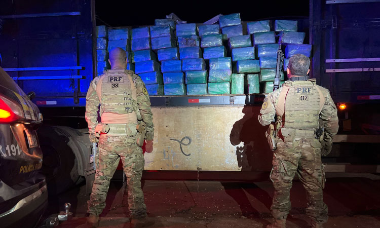 PRF apreende 1,5 tonelada de maconha em Assis Chateaubriand.