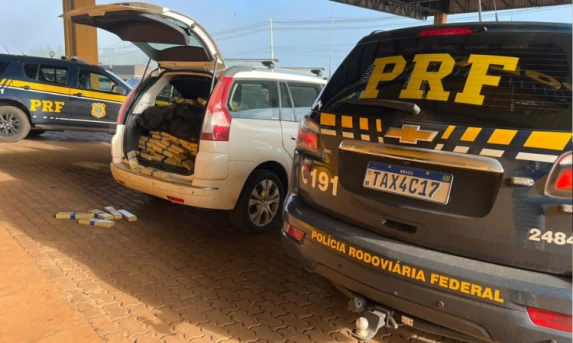 PRF apreende 385 kg de maconha na BR-277 em Cascavel