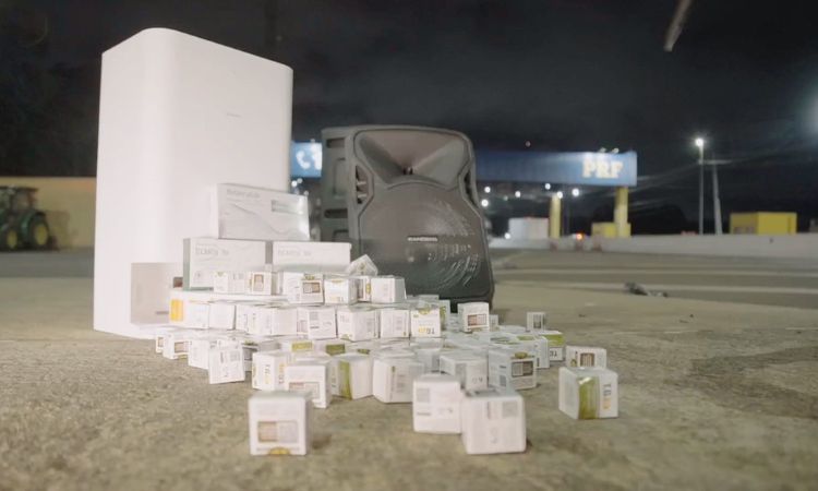 PRF apreende 600 ampolas de emagrecedores ocultas em aspirador e caixa de som na BR-277 em Cascavel