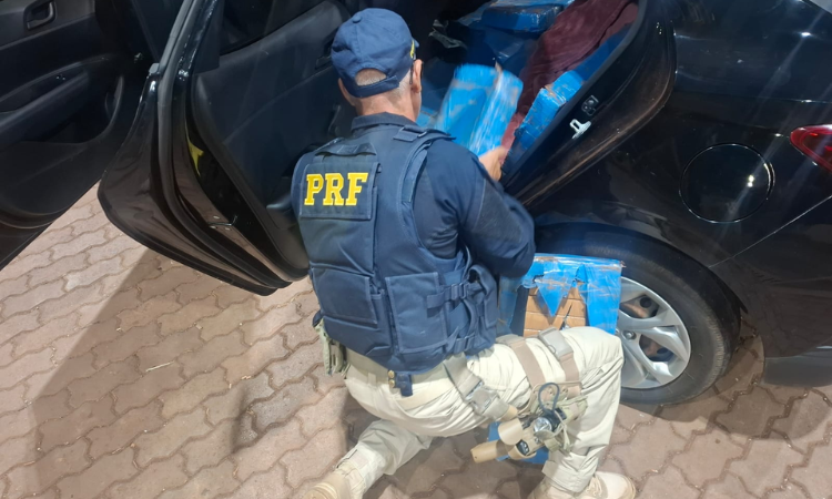 PRF prende casal com 103 kg de Maconha em Cascavel