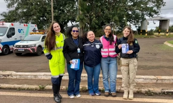 PRF realiza ação sobre a Lei Maria da Penha durante o Agosto Lilás em Santa Terezinha de Itaipu