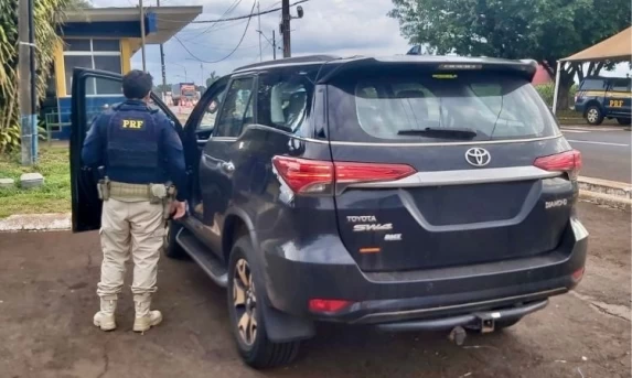 PRF recupera três caminhonetes Hilux furtadas em menos de 12 horas no Oeste do Paraná