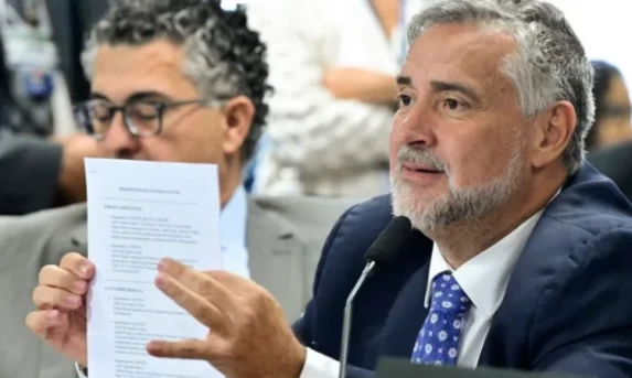 PT entra com pedido para anular votação que quebrou sigilo bancário de Lulinha