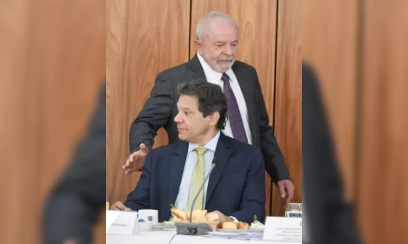 Quaest: Avaliação positiva do mercado sobre governo Lula cai para 6%.
