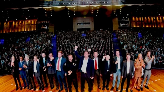 REFORÇO HISTÓRICO: 555 NOVOS POLICIAIS CIVIS FORTALECEM A SEGURANÇA PÚBLICA EM TODO O PARANÁ