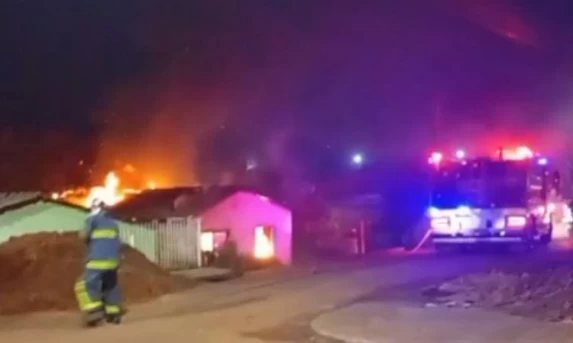 Residência é incendiada no bairro Jardim Real, em Guaraniaçu