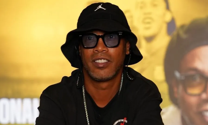 Ronaldinho Gaúcho acerta retorno aos gramados e assina com o Ravenna, da Itália