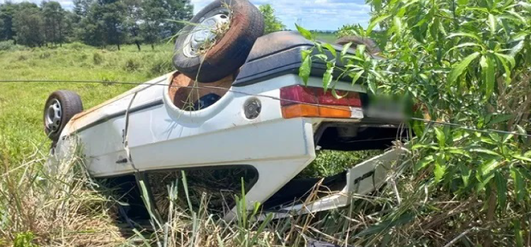 SÃO JORGE DO OESTE: Após capotamento, polícia encontra quase meio quilo de maconha em veículo; dois foram presos.