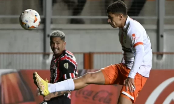 São Paulo vence Cobresal e vai às oitavas com toque de Zubeldía e golaços.