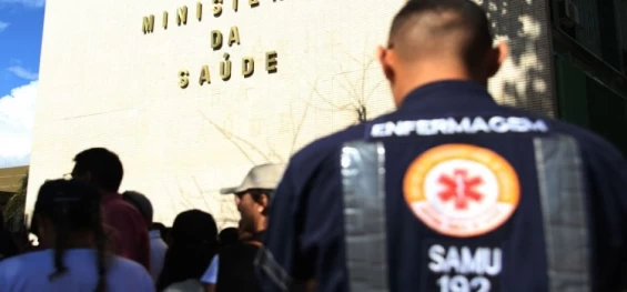 SAÚDE: Ministério prevê pagamento do piso da enfermagem a partir de agosto.