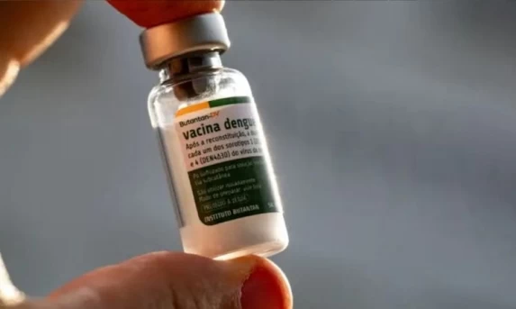 Saúde Pública: Ministério da Saúde suspende vacina da dengue do Butantan para investigar mortes suspeitas