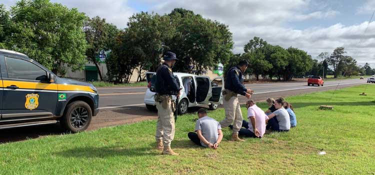 SEGURANÇA PÚBLICA: Cinco pessoas da mesma família são detidas pela PRF transportando cocaína