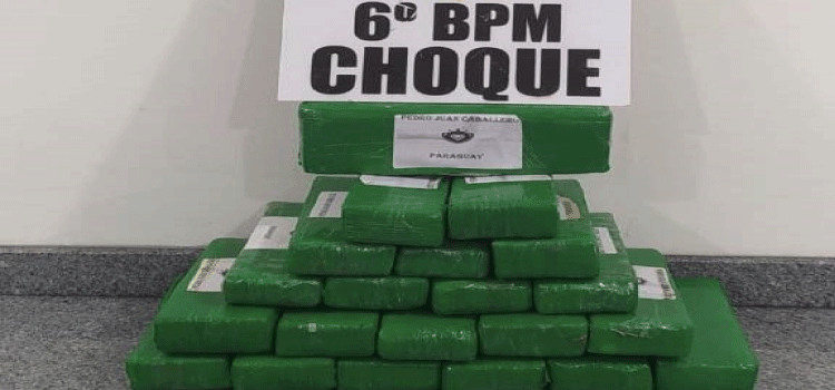 SEGURANÇA PÚBLICA: Mulher paraguaia é detida em ônibus em Cascavel com 15kg de maconha.