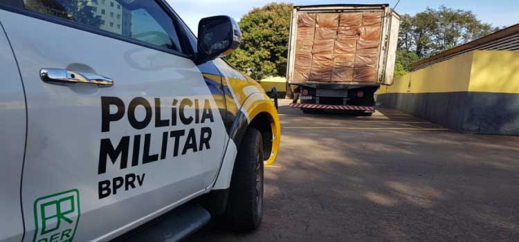 SEGURANÇA PÚBLICA: PRE de Cascavel apreende caminhão carregado com cigarros contrabandeados na PR-239.
