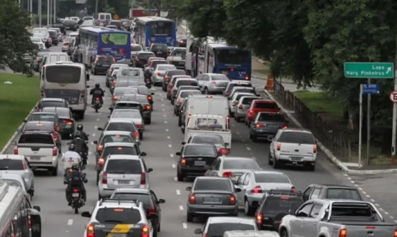 Senado aprova isenção de IPVA para carros com mais de 20 anos.