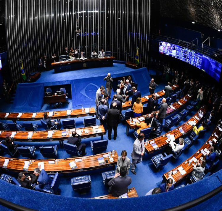 Senado aprova marco temporal para demarcação de terras indígenas.