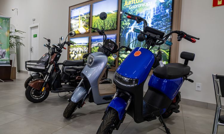 Sicredi Grandes Lagos e Audisom promovem ação especial para aquisição de motos elétricas em Guaraniaçu