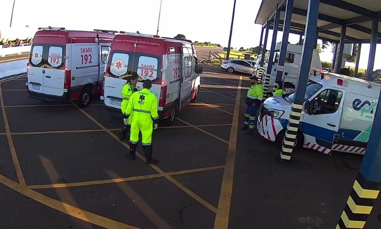 Socorristas da EPR Iguaçu atendem gestante de gêmeos e auxiliam no parto de um dos bebês