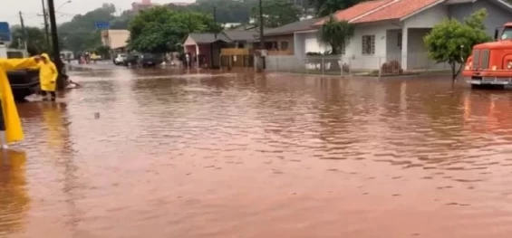 Temporal paralisa abastecimento de água em sete localidades do Sudoeste.