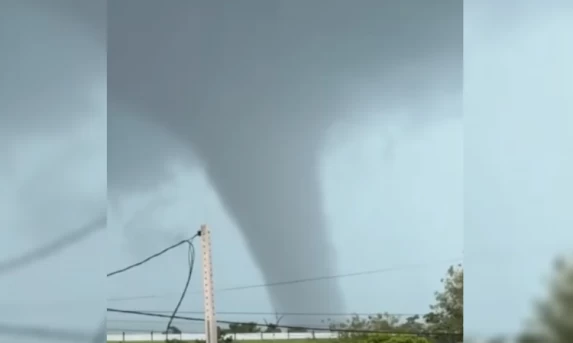 Tornado com ventos de 177 km/h é registrado na divisa com o Paraná