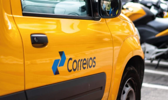 Trabalhadores dos Correios entram em greve por tempo indeterminado em cidades do Paraná