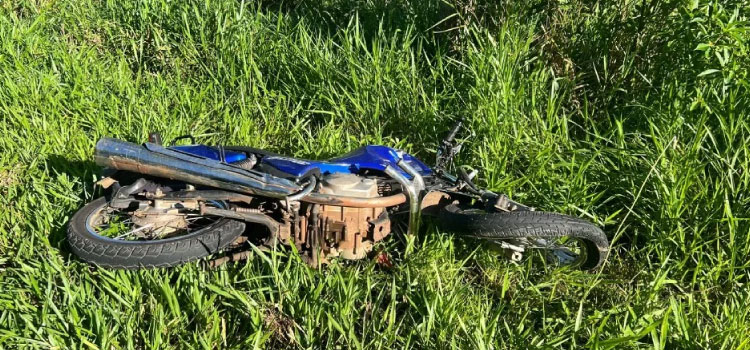 TRÂNSITO: Adolescente morre após bater moto contra traseira de caminhão na PR 481 em Ampére.