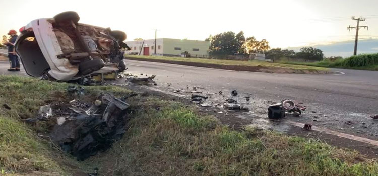 TRÂNSITO: Homem morre e idoso fica ferido em grave acidente na BR 277 em Cascavel.