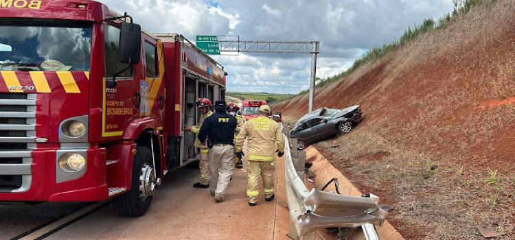 TRÂNSITO: Mulher morre após capotamento na BR-163.