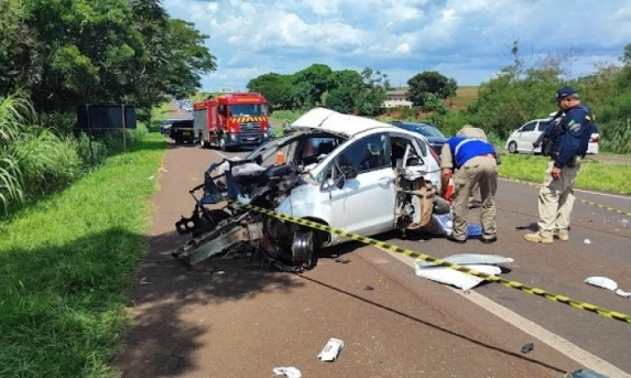 TRÂNSITO: Mulher morre em grave acidente na BR-277.