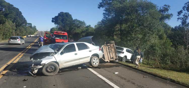 TRÂNSITO: PRF atende acidente no KM 232 da BR 277 em Irati.
