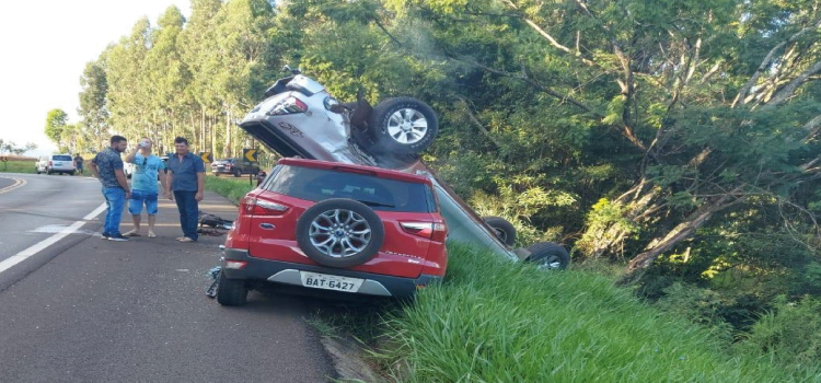 TRÂNSITO: Acidente deixa uma vítima fatal e duas feridas na BR-277, em Cantalago