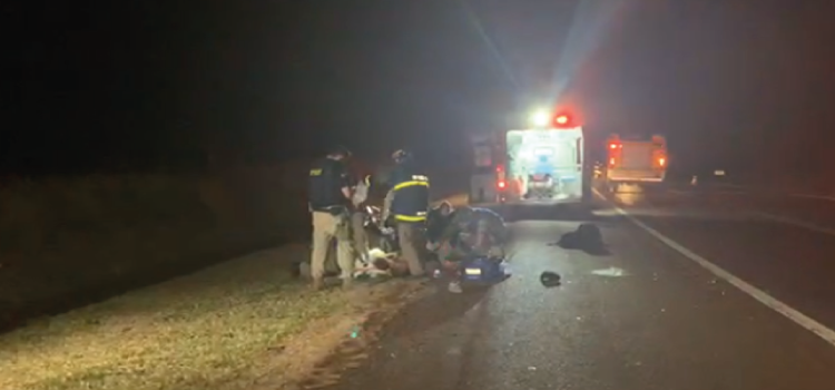 TRÂNSITO: Dois são atropelados na BR-369, em Cascavel; motorista foge sem prestar socorro