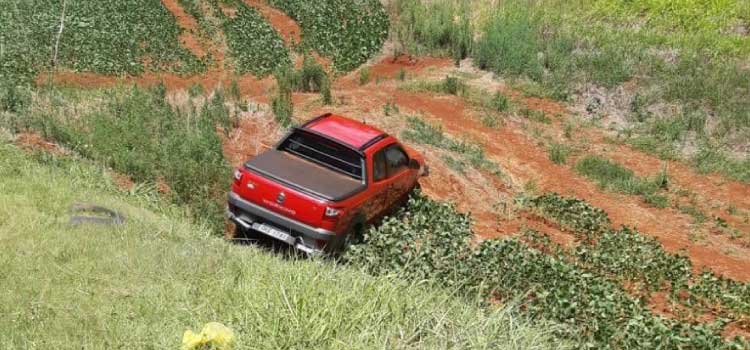 TRÂNSITO: Saída de pista é registrada na BR-277, em Céu Azul