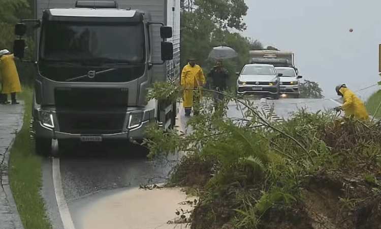 Veja situação das rodovias do Paraná nesta sexta-feira (26).