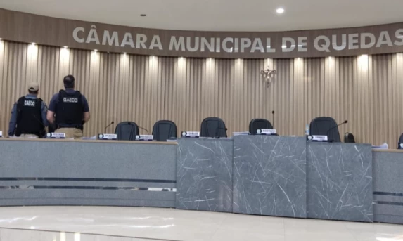 Vereadores, secretário e ex-servidores de Quedas do Iguaçu são alvo do Gaeco