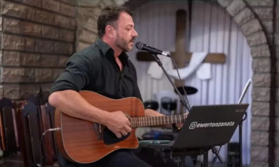 Violência no Trânsito: Cantor Sertanejo Ewerton Zanatta Morre Baleado em Francisco Beltrão