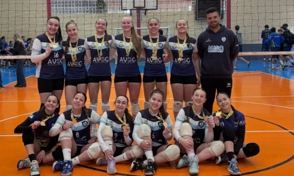 Voleibol feminino de Guaraniaçu conquista título invicto na Fase Macroregional dos Jogos Escolares do Paraná