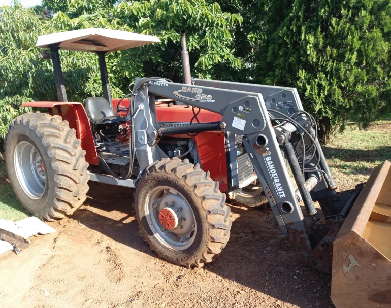 Trator massey ferguson 275 4x4 2015